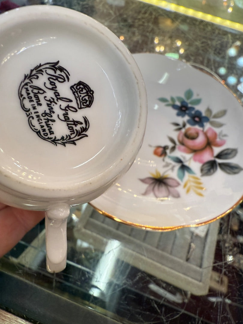 Royal Grafton Teacup saucer
