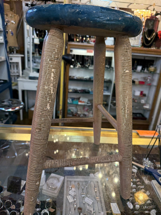 Primitive Dairy milking stool