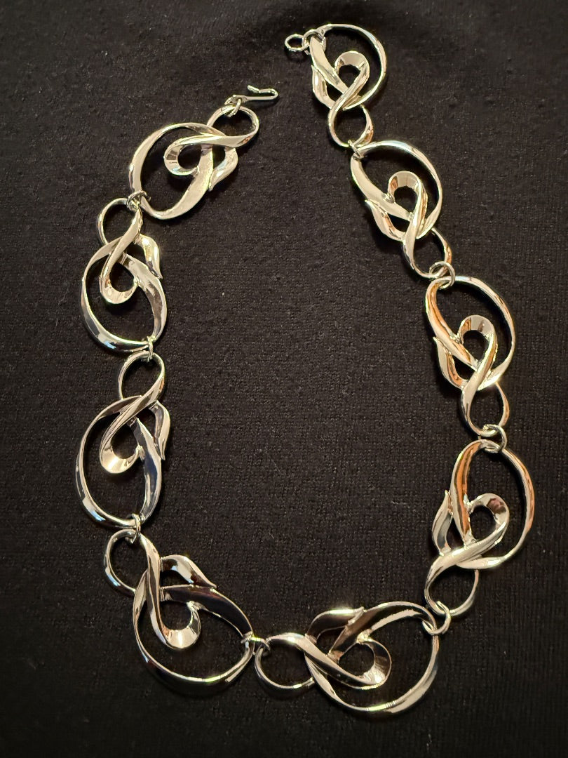 1990’s Silver Scroll Link Necklace Avon