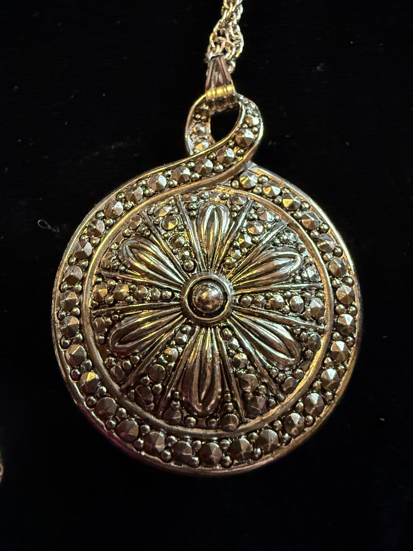 Reversable 1993 Pearl L Marcasite Necklace ===