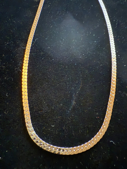 Avon Silver Toned Necklace