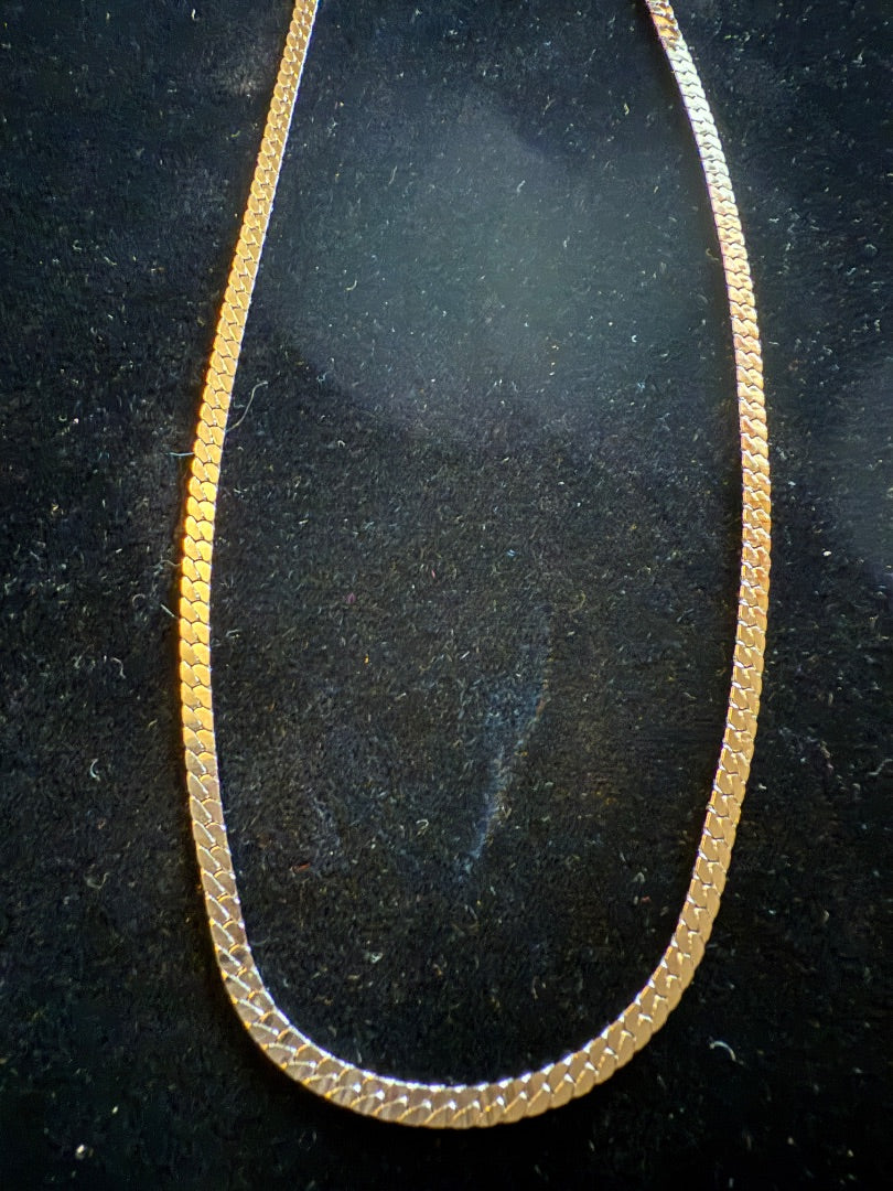 Avon Silver Toned Necklace