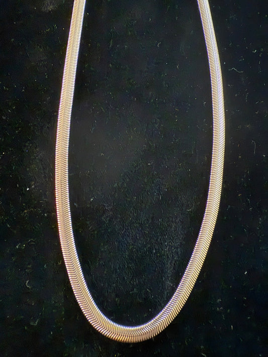 22" Silver Tone Herringbone