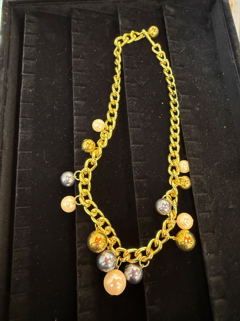 Heavy Chain Multi - Pearl Necklace