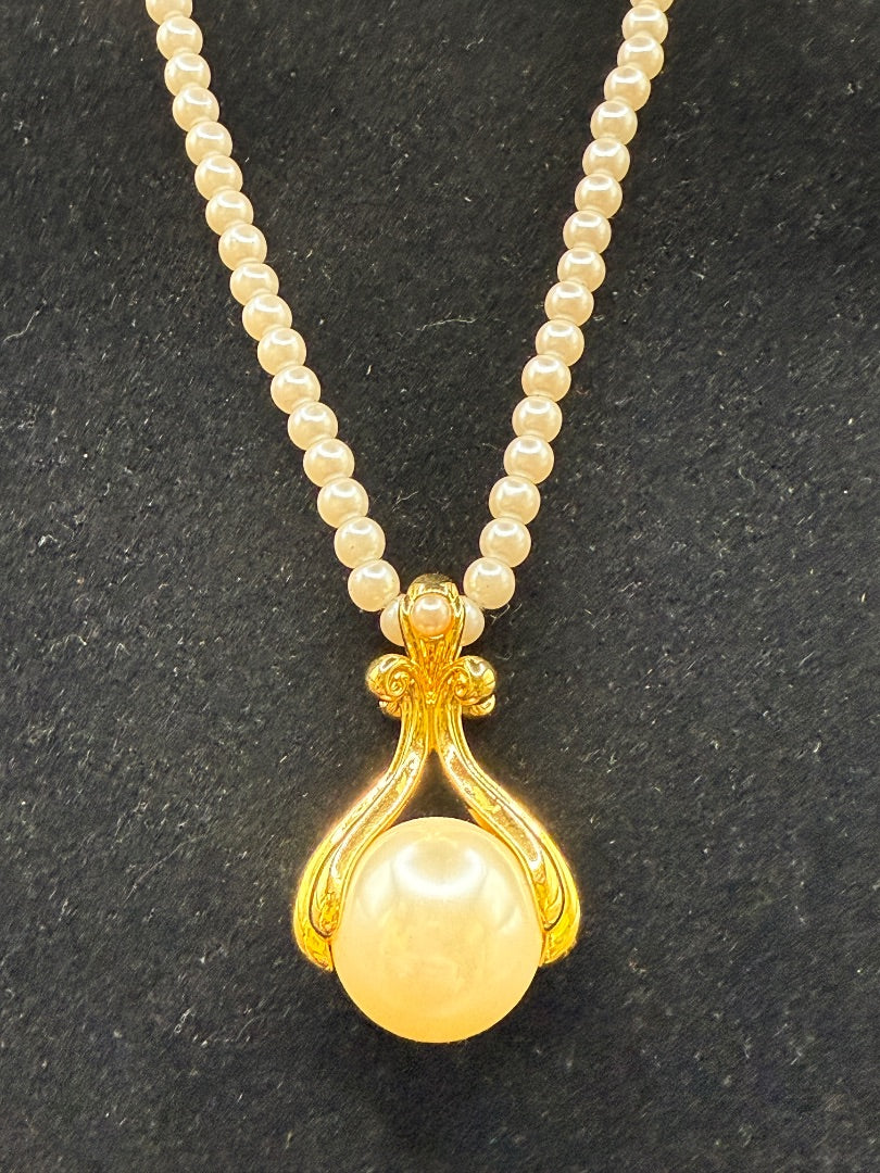 36" Vintage Avon Pearl Necklace Pendant