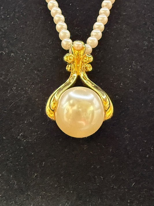 36" Vintage Avon Pearl Necklace Pendant
