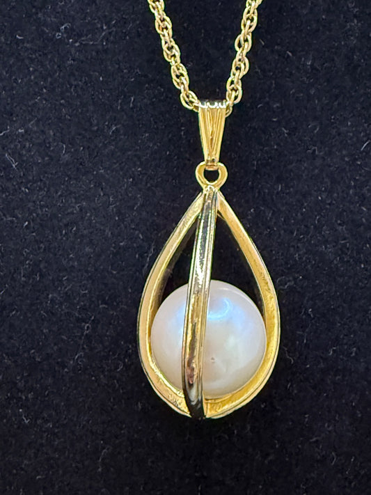32" Caged Pearl PendantNecklace