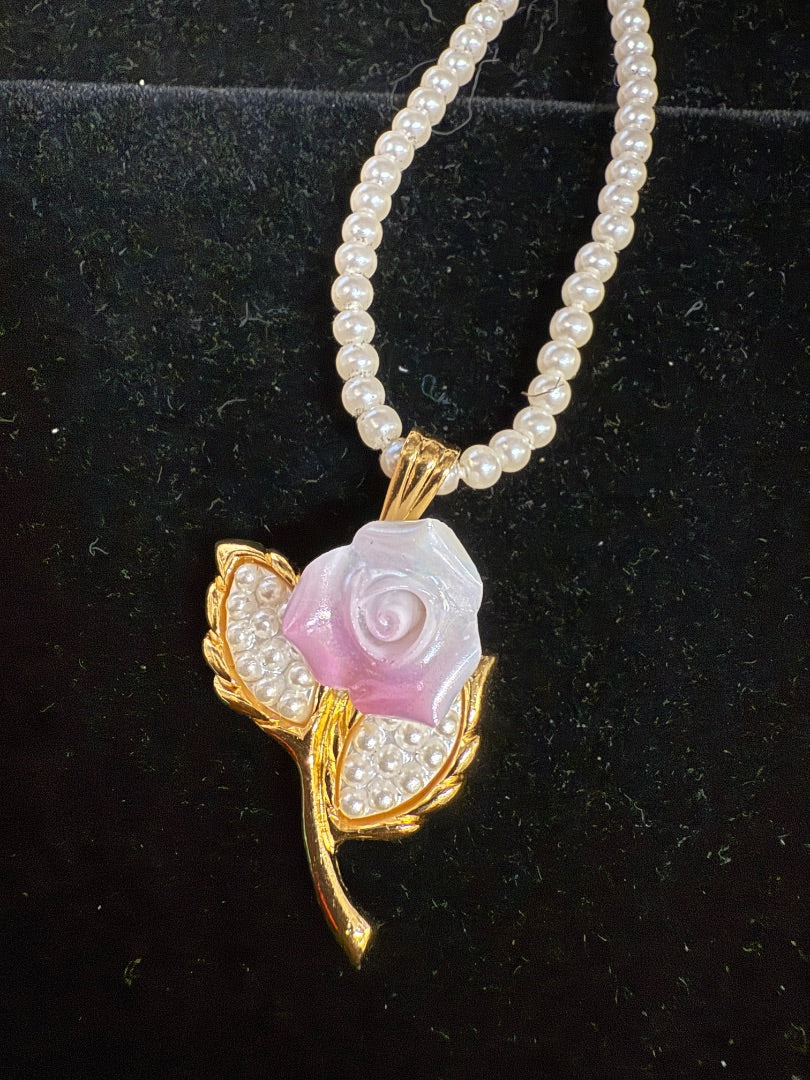 Vtg Avon Pearl Necklace With Flower