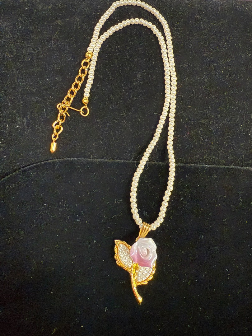 Vtg Avon Pearl Necklace With Flower