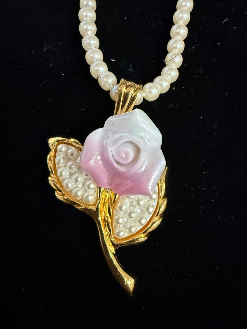 Vtg Avon Pearl Necklace With Flower