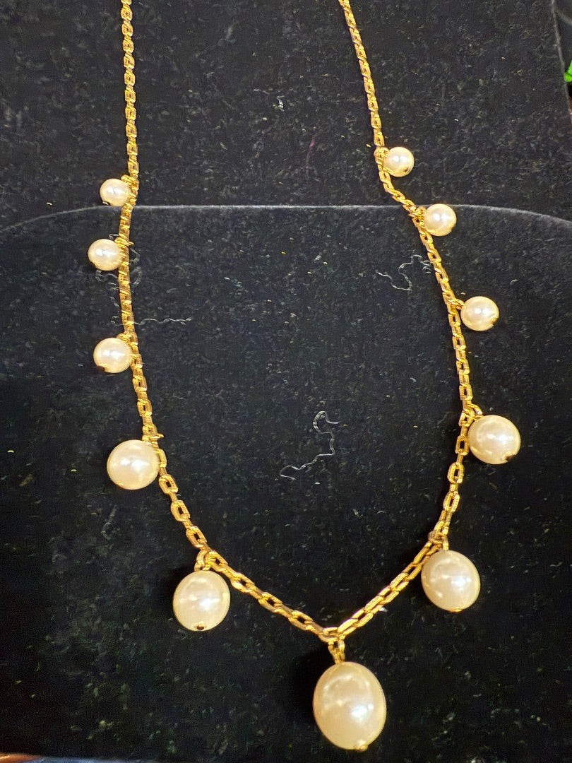 Gold & Pearl Necklace