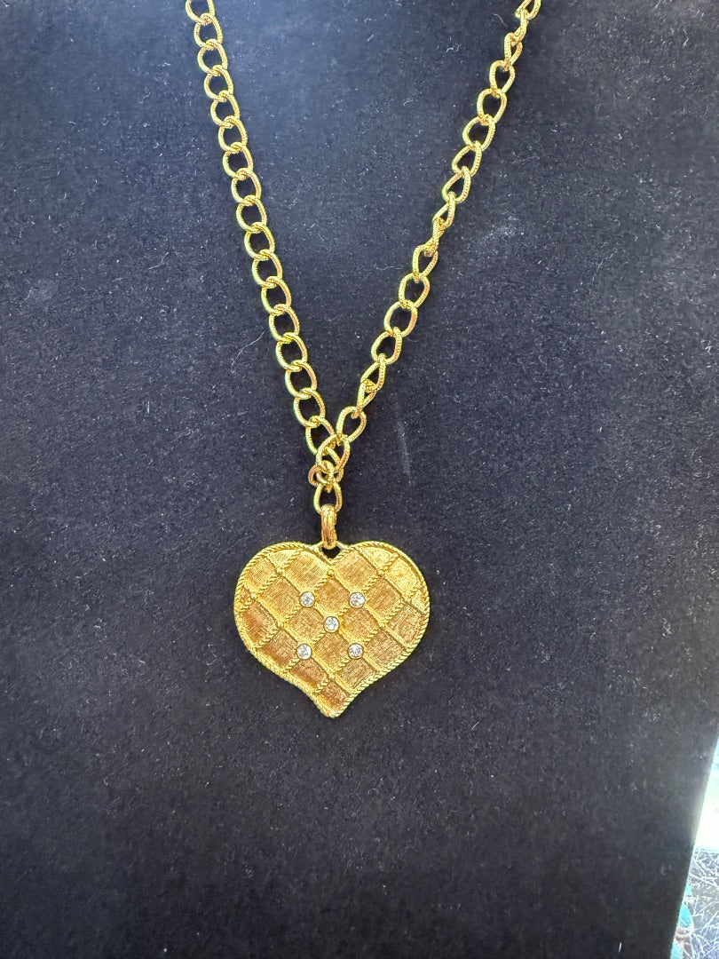Lg VTG Avon Gold Heart necklace Diamonds