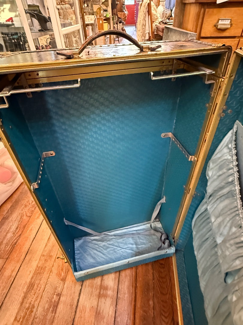 Mendel 1930's Steamer Trunk