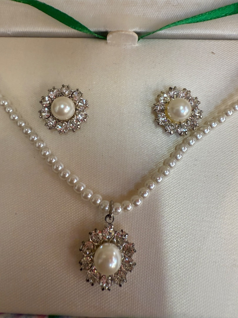 Napier Vintage earring necklace set