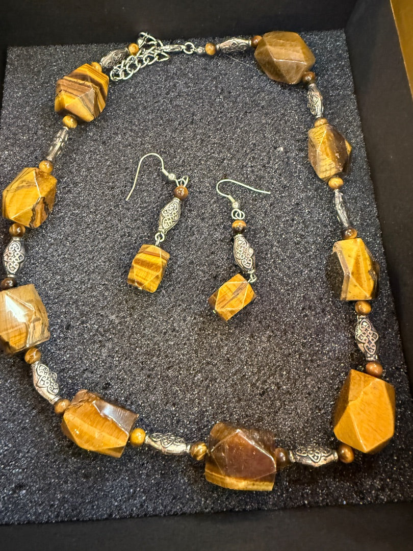 Brown  Wood tone necklace set