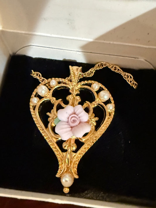 Gold AVON Victoria Rose Necklace