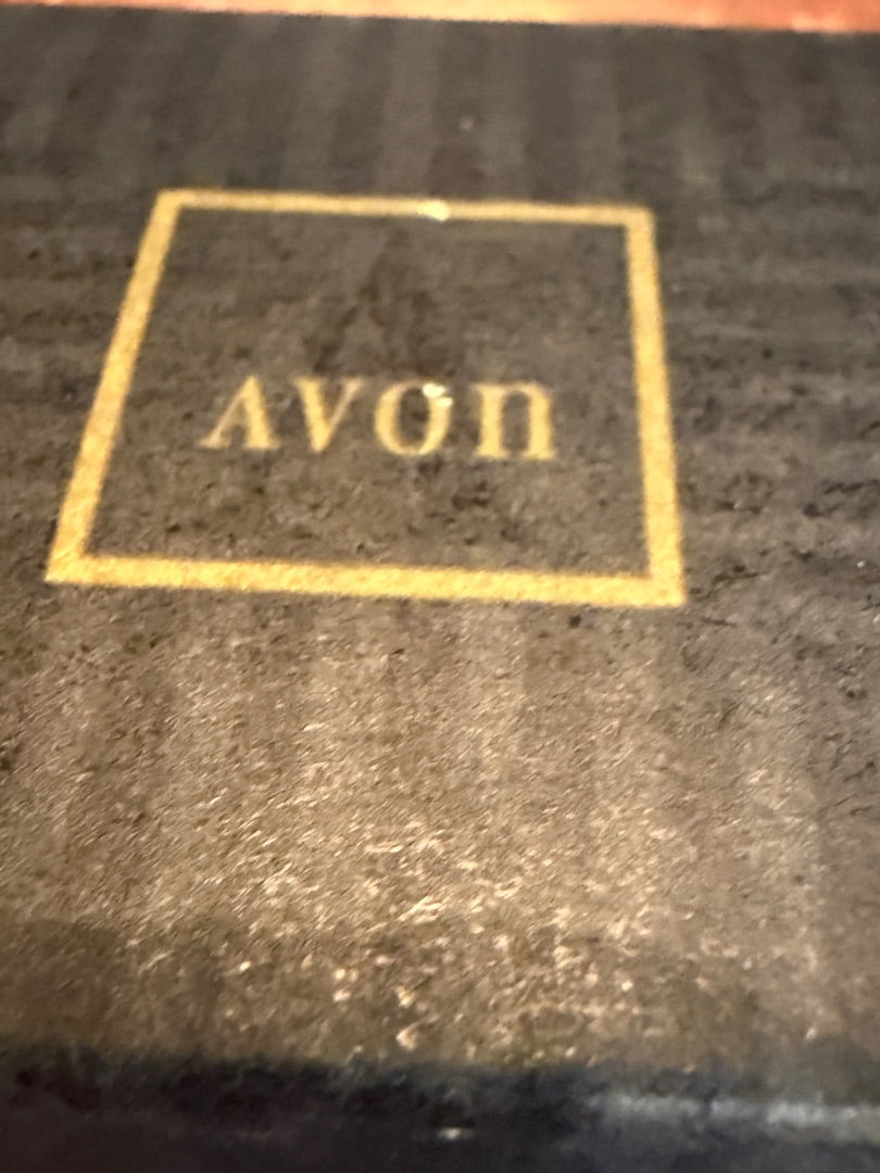 Gold AVON Victoria Rose Necklace