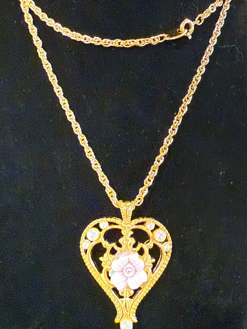 Gold AVON Victoria Rose Necklace