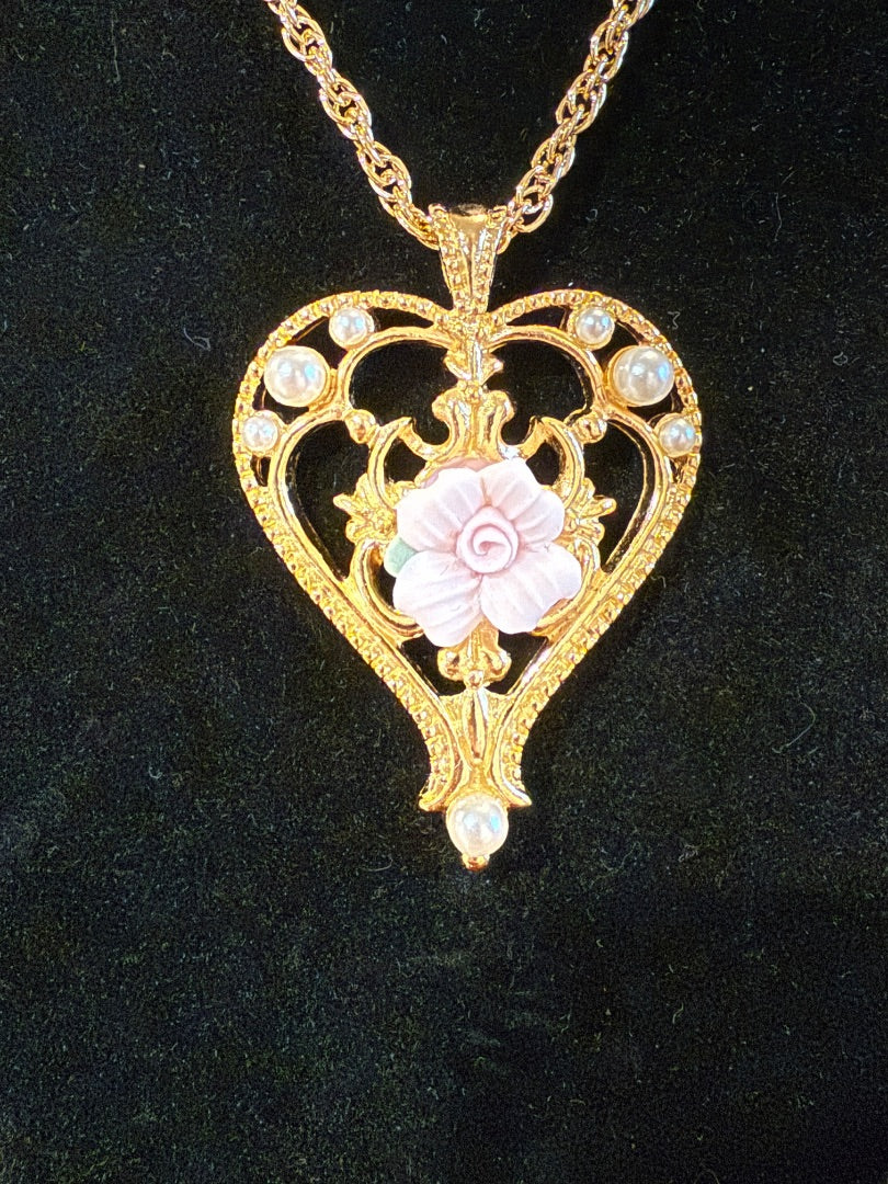 Gold AVON Victoria Rose Necklace