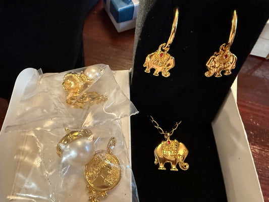 AVON Elephant set Necklace