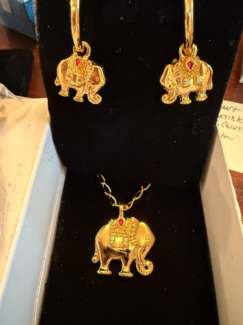 AVON Elephant set Necklace