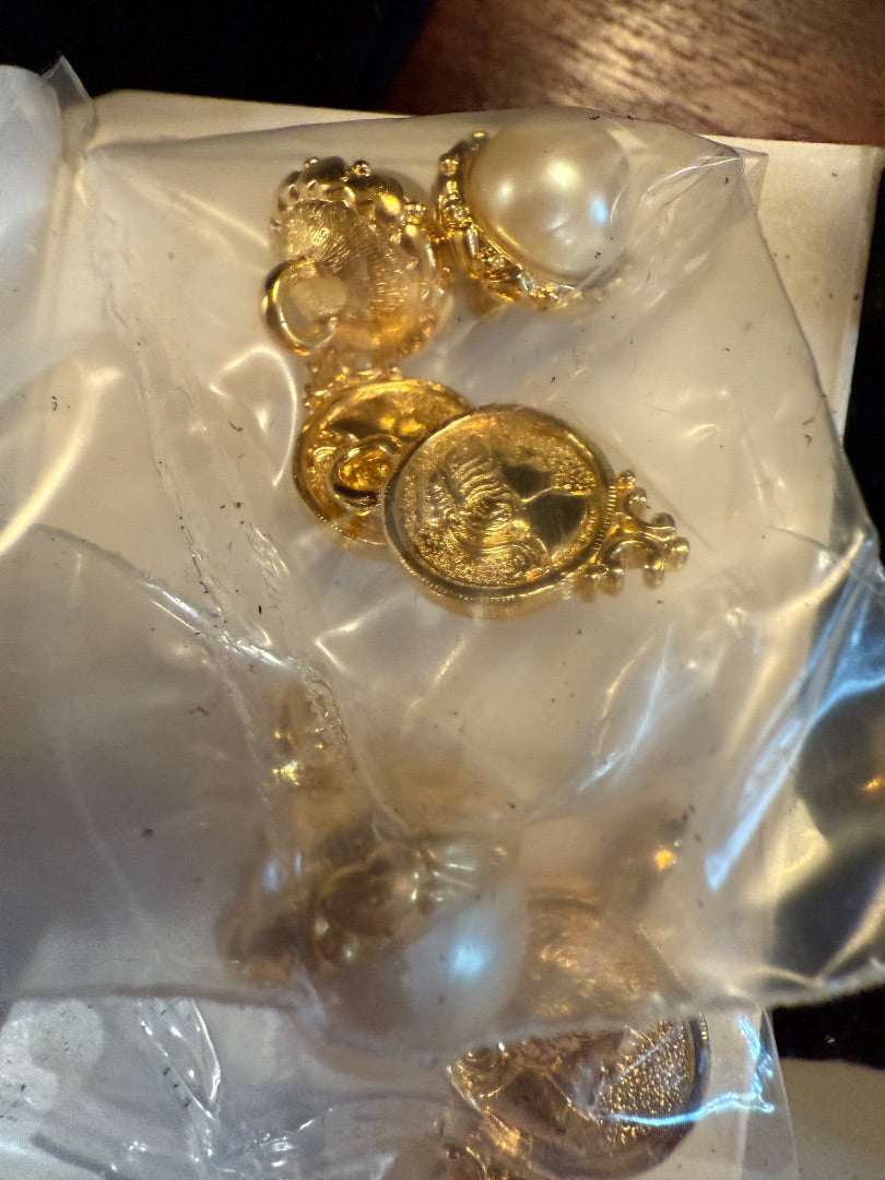 AVON Elephant set Necklace