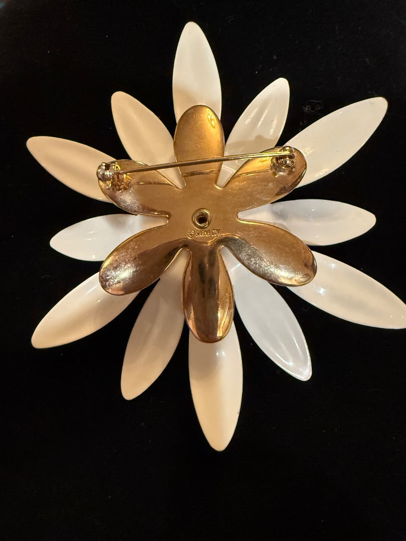 White Sarah Coventry Flower Brooch Enamel Metal Pin