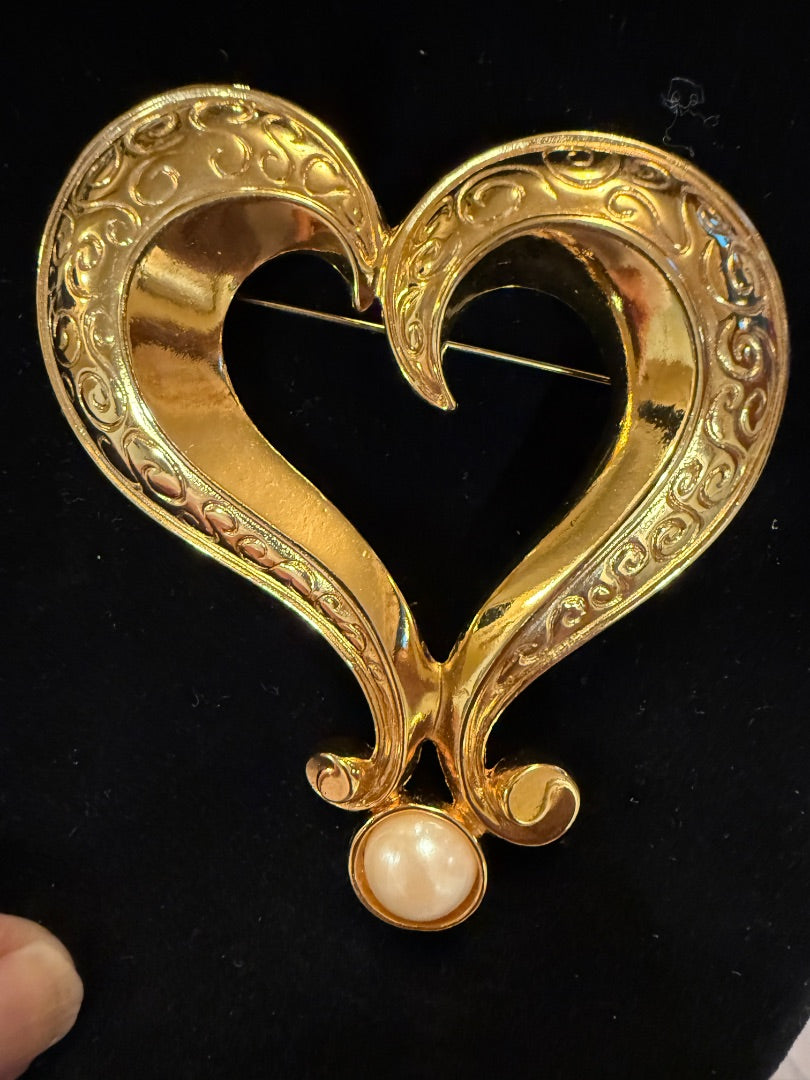 AVON Heart Brooch