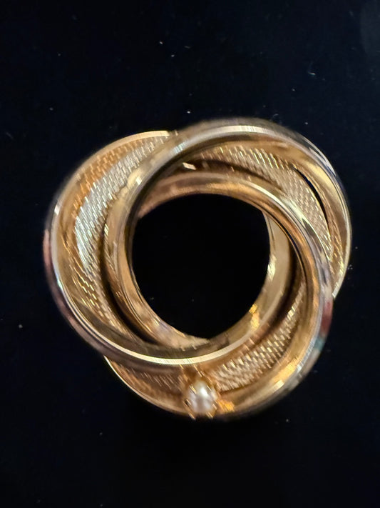 Gold Unmarked Unmarked 1970's Brooch