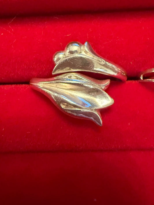 Avon Tulip Lily Size 6.5 Ring