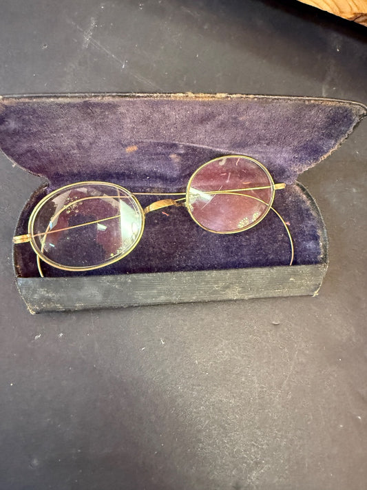 Gold  Vintage glasses with case