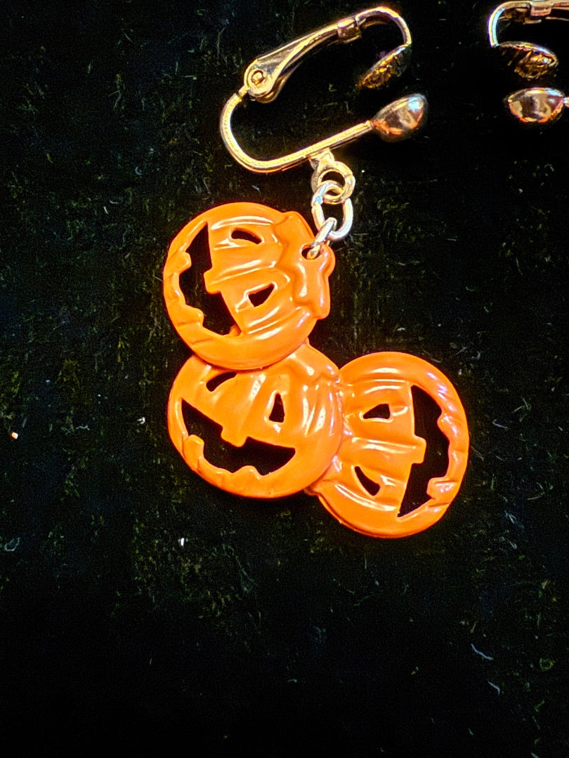 Vintage Pumpkin Clip Earrings