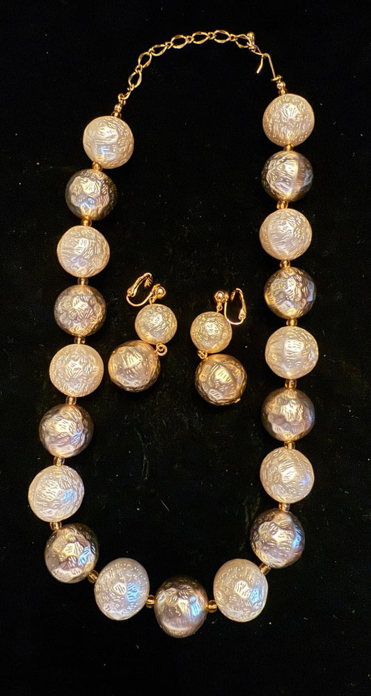 Avon Pearl like Necklace and matching clip earrings