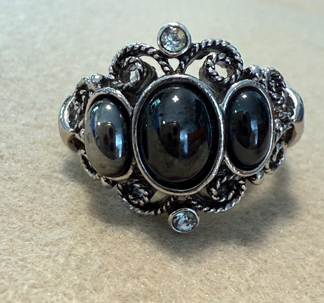 AVON Ring Black / Silver Avon Size 5
