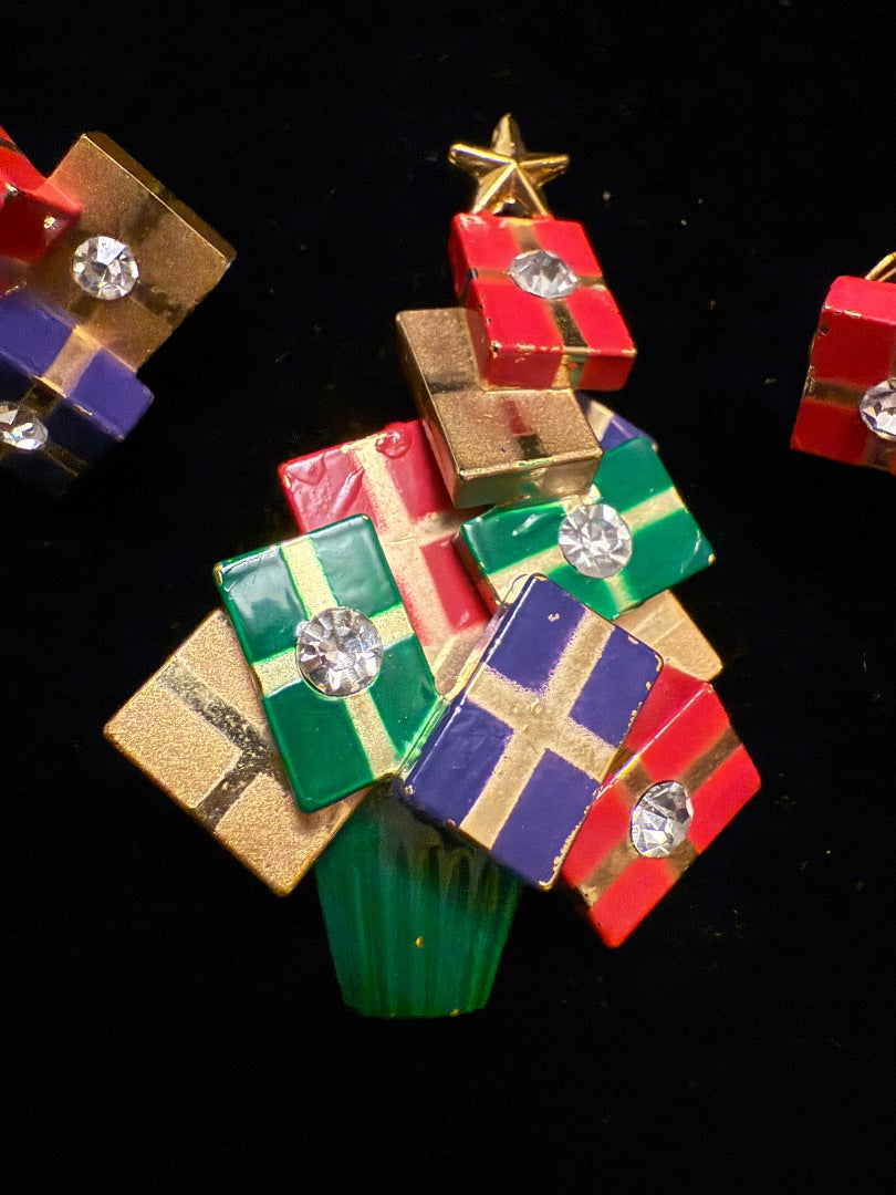 Vintage Avon Christmas package set Brooch & Clip Earrings