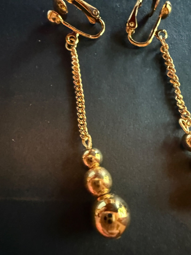 Bangle ball Clip Earrings