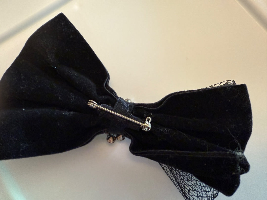Black Bow Pin