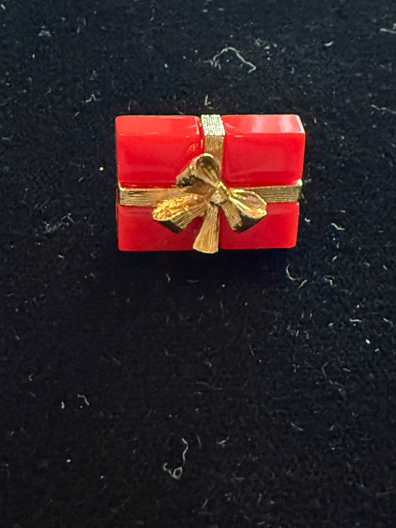 Avon red Present Pin
