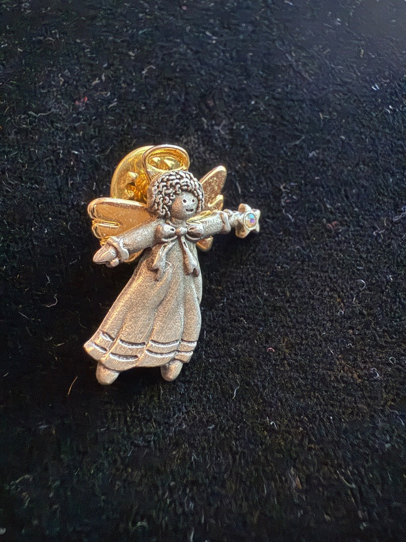 Avon Angel Pin Brooch Christmas Pin
