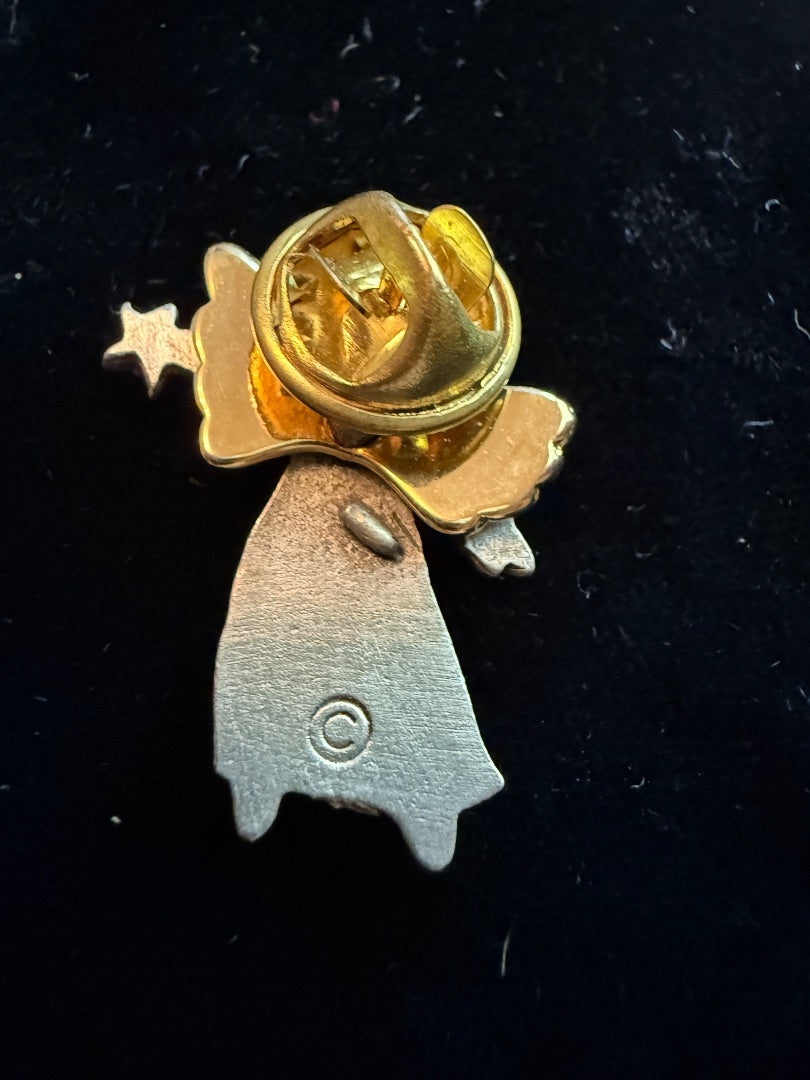 Avon Angel Pin Brooch Christmas Pin