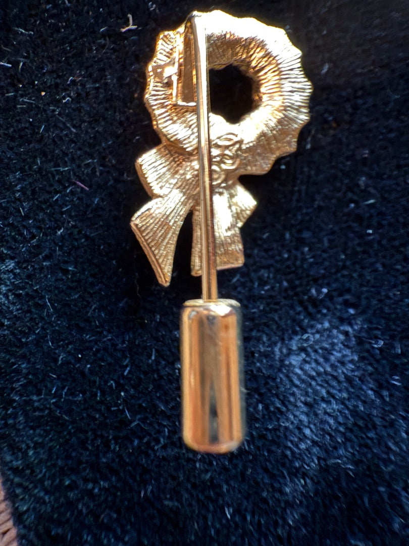 Avon Wreath Stickpin  Christmas Pin