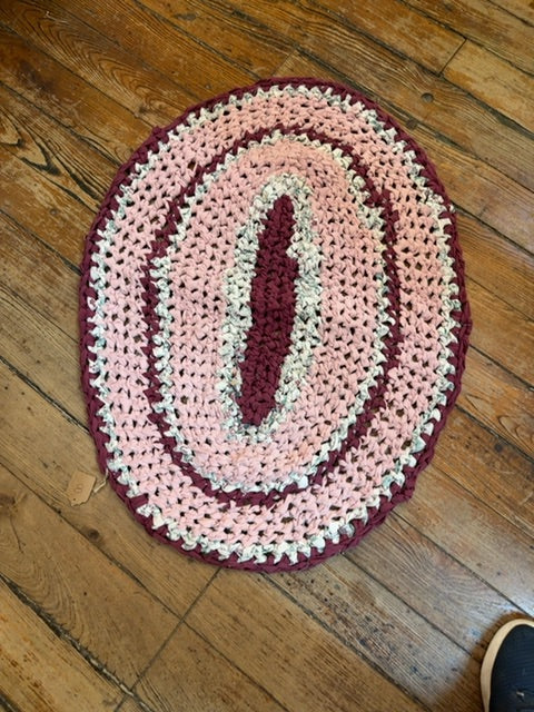Small rug, 29x23