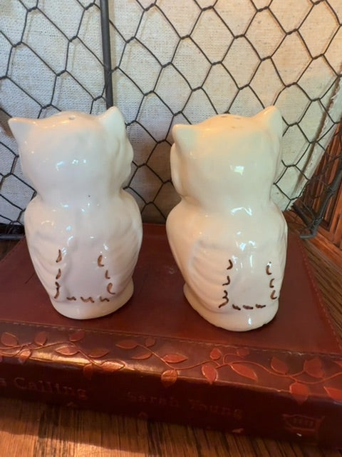 Shawnee Pair Owl Shawnee Salt & Pepper 3" Shakers