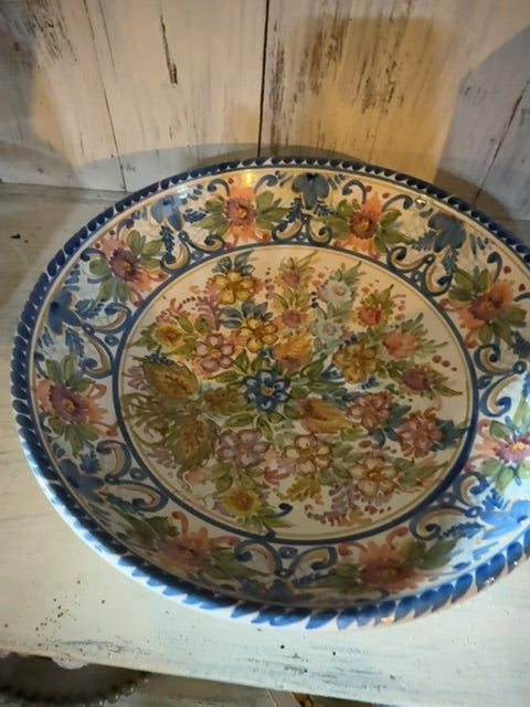 Serving bowl