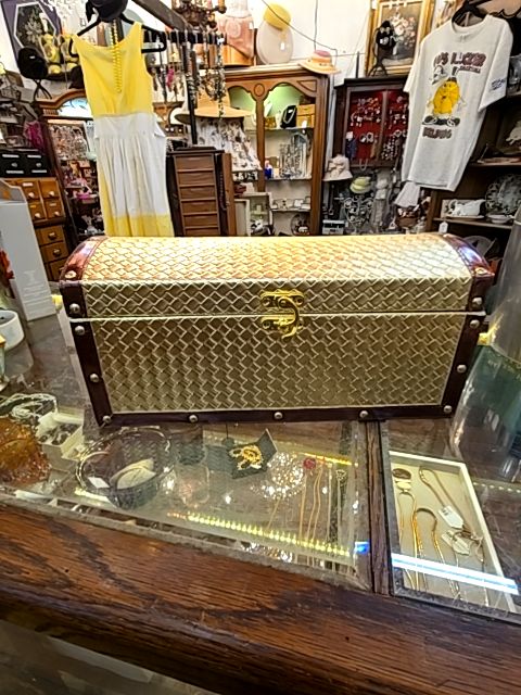 Large Gold Box