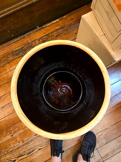 8 Gallon