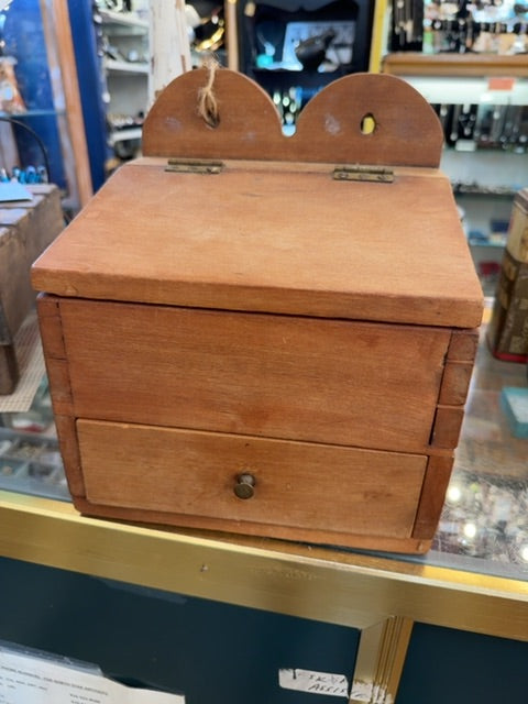 1886 Salt box
