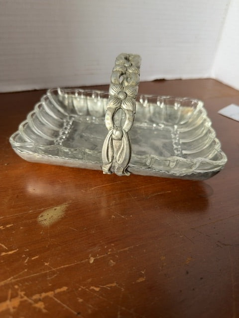 Aluminum tray with dish