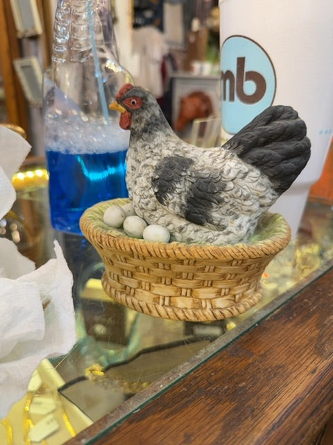 Chicken on nest music box