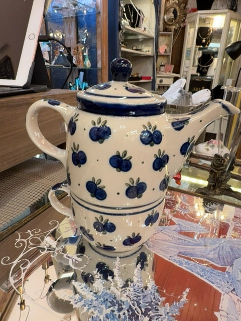 Polish pottery tea pot